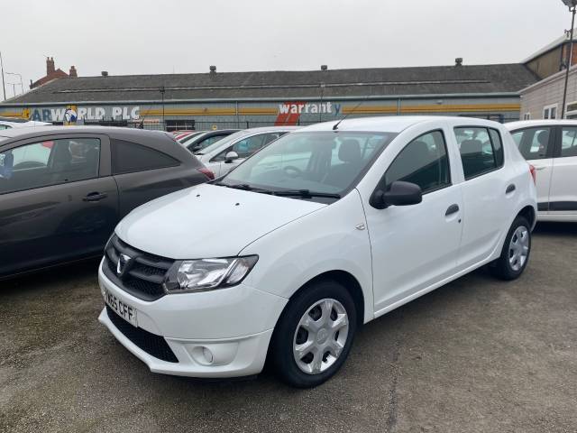 Dacia Sandero 1.2 16V 75 Ambiance 5dr Petrol Manual Hatchback Petrol White