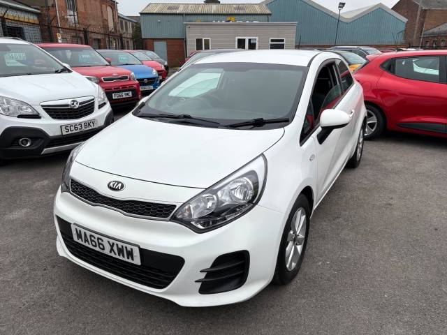Kia Rio 1.25 SR7 3dr Petrol Manual Hatchback Petrol White