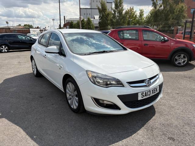 2013 Vauxhall Astra 1.6i 16V Elite 5dr Petrol Manual