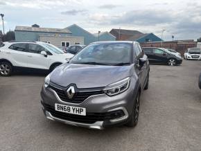 RENAULT CAPTUR at Car World Hull Hull